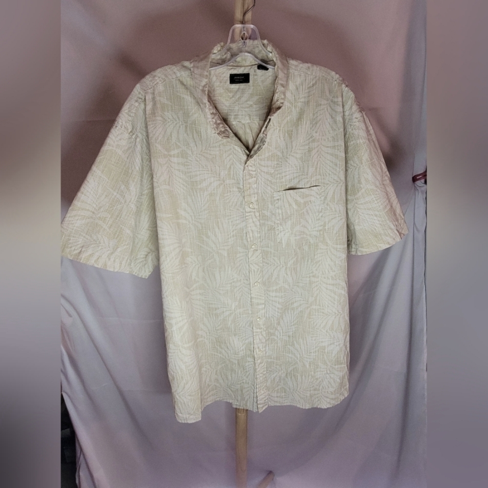 Arrow Men's Hawaiian Short Skeeve Shirt very light green or maybe tan XXL